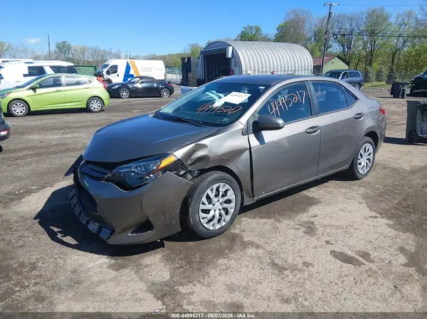 2T1BURHE6JC107370 2018 TOYOTA COROLLA - Image 2