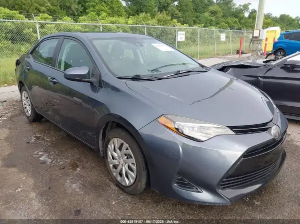 2T1BURHE6JC109782 2018 TOYOTA COROLLA - Image 1