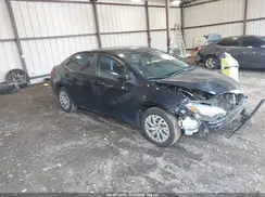 2T1BURHE6JC111063 2018 TOYOTA COROLLA