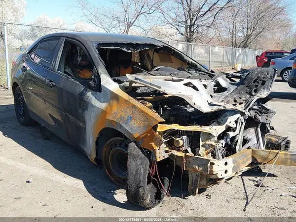 2T1BURHE6JC111774 2018 TOYOTA COROLLA - Image 1