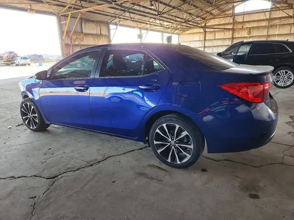 2T1BURHE6JC113394 2018 TOYOTA COROLLA - Image 2