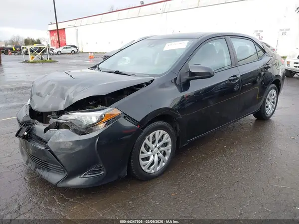 2T1BURHE6JC115372 2018 TOYOTA COROLLA - Image 2