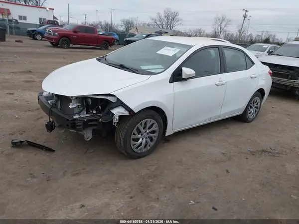 2T1BURHE6JC117719 2018 TOYOTA COROLLA - Image 2