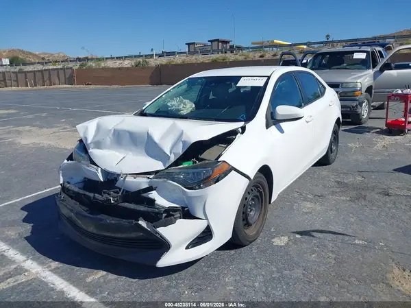 2T1BURHE6JC121351 2018 TOYOTA COROLLA - Image 2