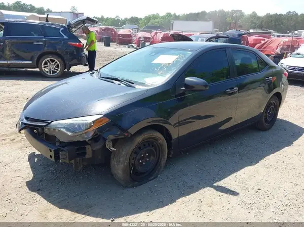 2T1BURHE6JC963879 2018 TOYOTA COROLLA - Image 2