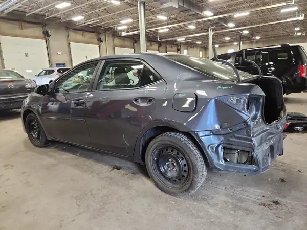 2T1BURHE6JC965258 2018 TOYOTA COROLLA - Image 2