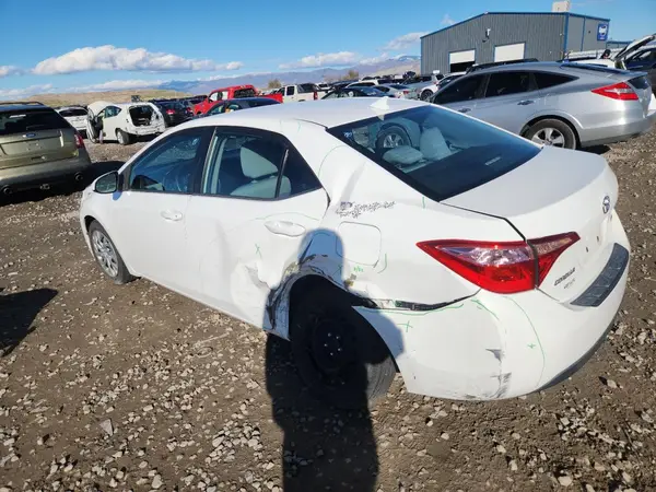 2T1BURHE6JC967866 2018 TOYOTA COROLLA - Image 2