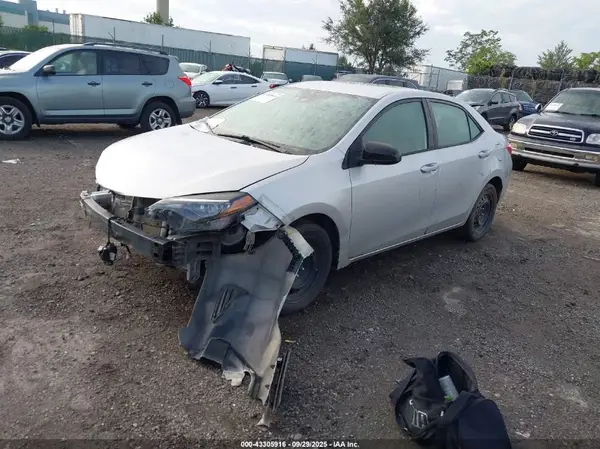 2T1BURHE6JC968287 2018 TOYOTA COROLLA - Image 2