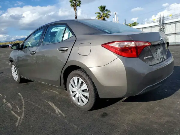 2T1BURHE6JC972436 2018 TOYOTA COROLLA - Image 2
