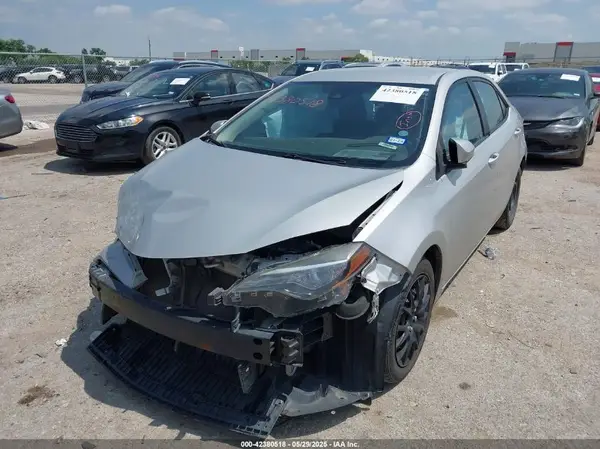 2T1BURHE6JC974560 2018 TOYOTA COROLLA - Image 2