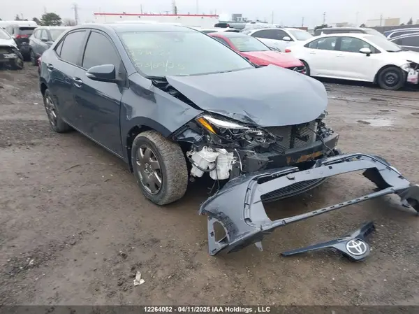 2T1BURHE6JC974686 2018 TOYOTA COROLLA - Image 1