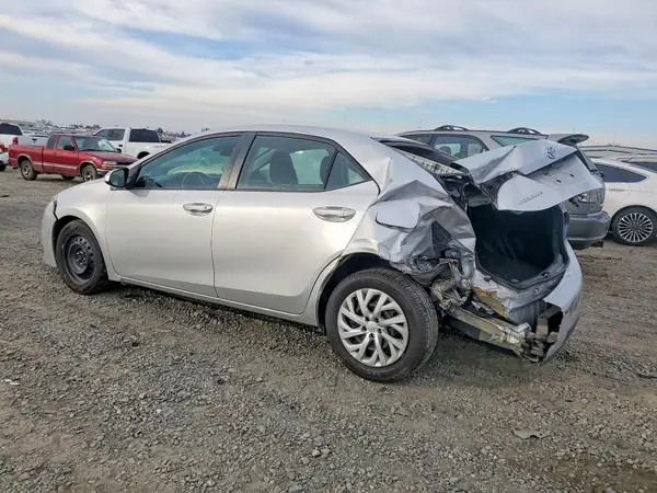 2T1BURHE6JC975045 2018 TOYOTA COROLLA - Image 2