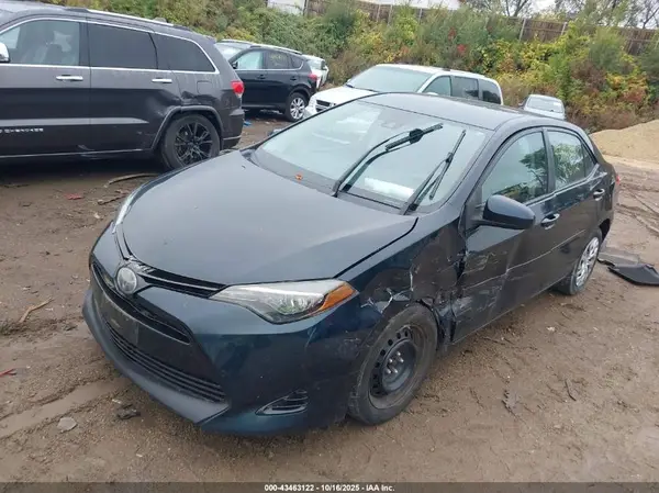 2T1BURHE6JC975868 2018 TOYOTA COROLLA - Image 2