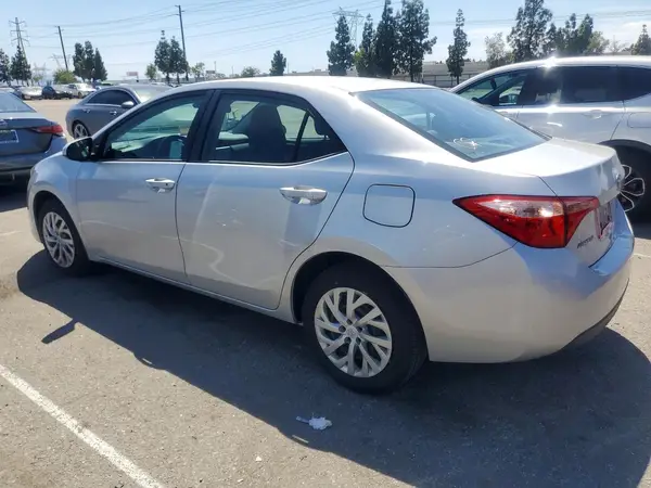 2T1BURHE6JC975899 2018 TOYOTA COROLLA - Image 2