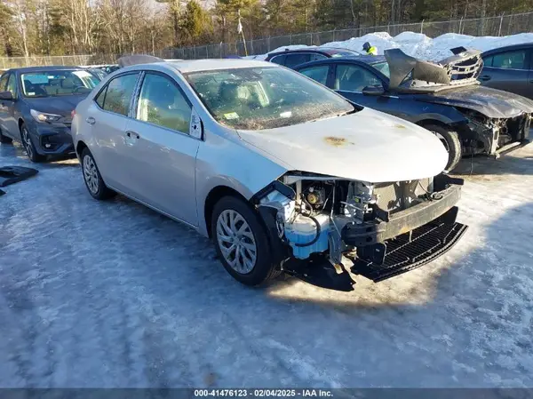 2T1BURHE6JC981654 2018 TOYOTA COROLLA - Image 1