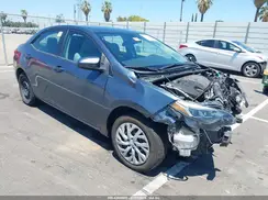 2T1BURHE6JC985705 2018 TOYOTA COROLLA
