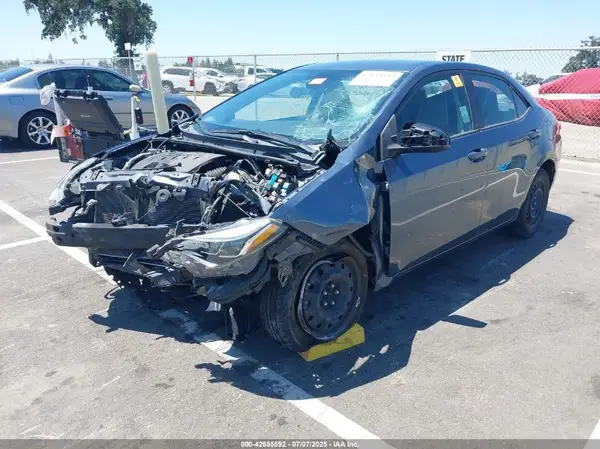 2T1BURHE6JC985705 2018 TOYOTA COROLLA - Image 2
