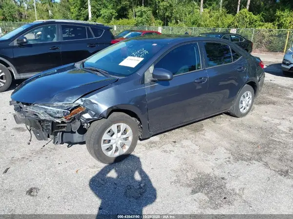2T1BURHE6JC987079 2018 TOYOTA COROLLA - Image 2