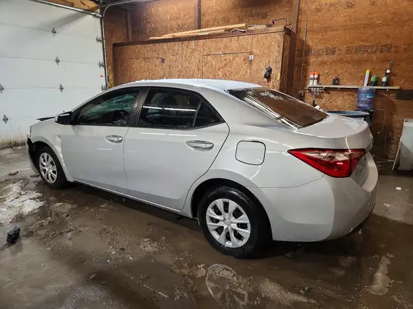 2T1BURHE6JC991360 2018 TOYOTA COROLLA - Image 2