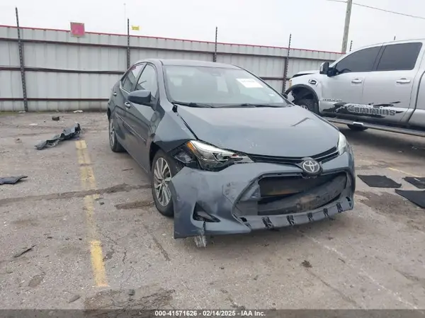 2T1BURHE6JC992038 2018 TOYOTA COROLLA - Image 1