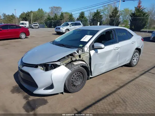 2T1BURHE6KC134196 2019 TOYOTA COROLLA - Image 2