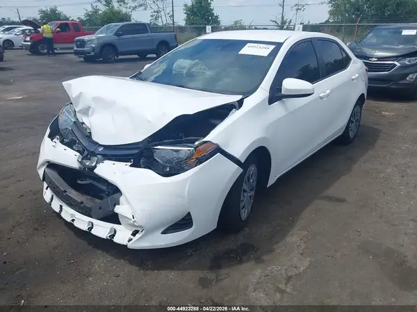 2T1BURHE6KC165559 2019 TOYOTA COROLLA - Image 2