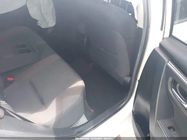 2T1BURHE6KC165559 2019 TOYOTA COROLLA - Image 8