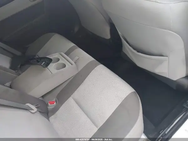 2T1BURHE6KC167960 2019 TOYOTA COROLLA - Image 8