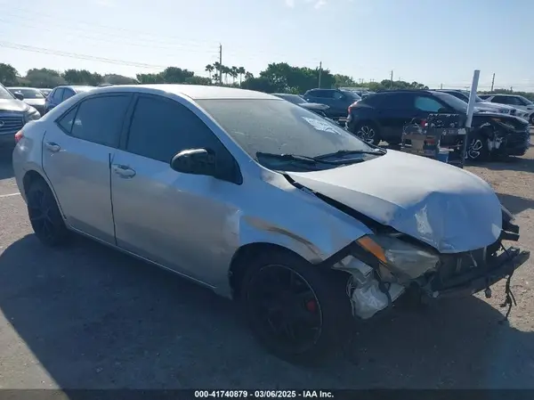 2T1BURHE6KC209026 2019 TOYOTA COROLLA - Image 1