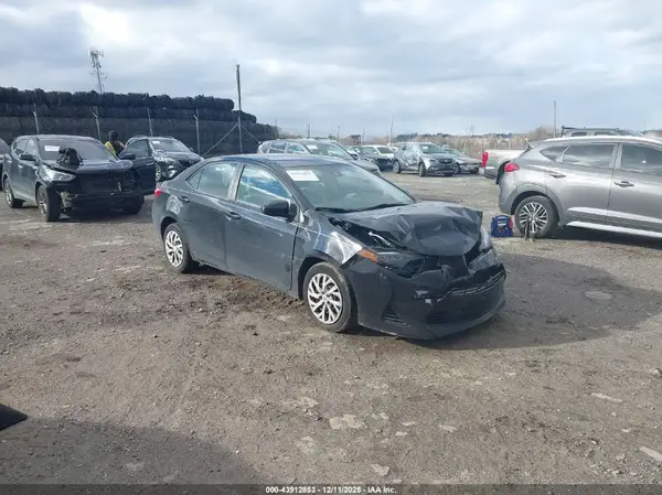 2T1BURHE6KC218275 2019 TOYOTA COROLLA - Image 1