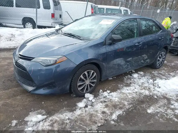 2T1BURHE6KC235724 2019 TOYOTA COROLLA - Image 2