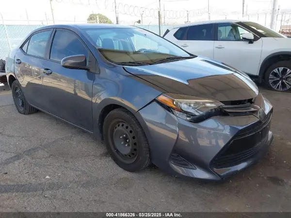 2T1BURHE6KC240275 2019 TOYOTA COROLLA - Image 1
