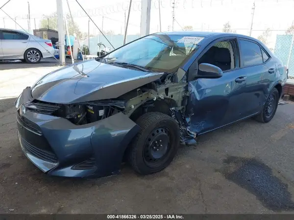 2T1BURHE6KC240275 2019 TOYOTA COROLLA - Image 2