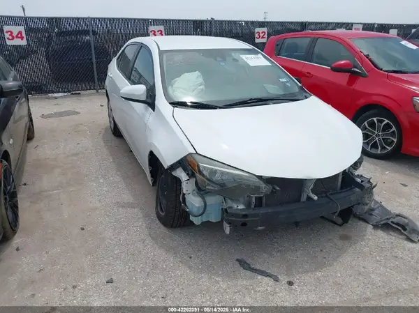 2T1BURHE6KC243340 2019 TOYOTA COROLLA - Image 1