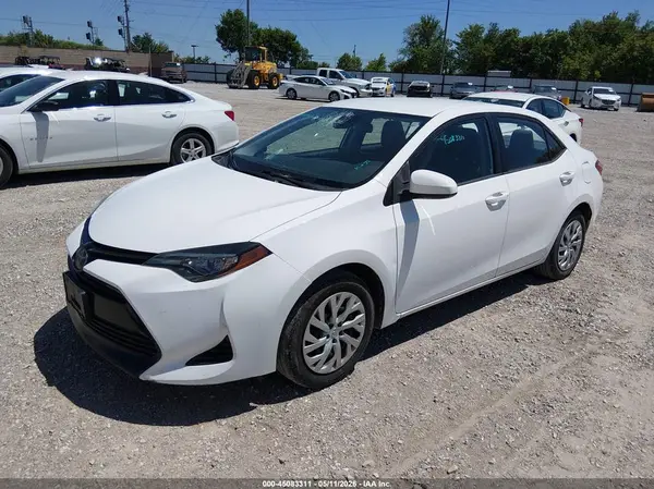 2T1BURHE7HC765600 2017 TOYOTA COROLLA - Image 2