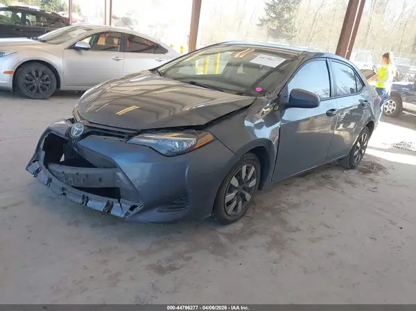 2T1BURHE7HC794126 2017 TOYOTA COROLLA - Image 2