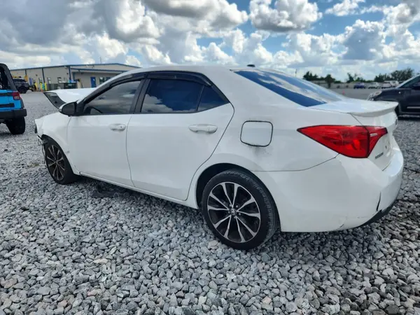 2T1BURHE7HC795129 2017 TOYOTA COROLLA - Image 2