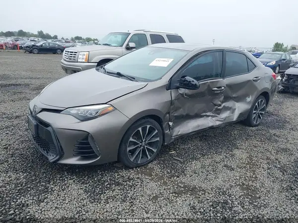 2T1BURHE7HC795812 2017 TOYOTA COROLLA - Image 2