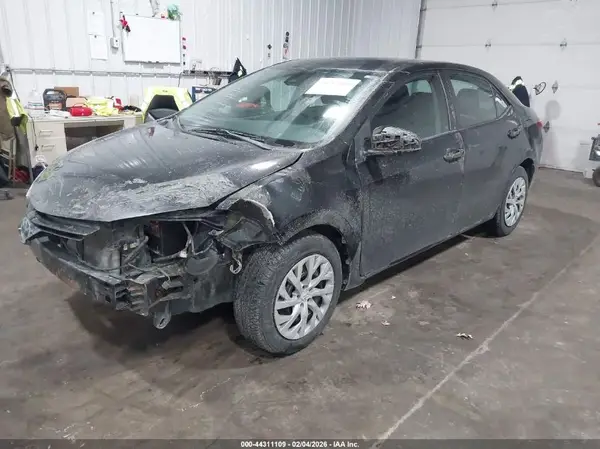 2T1BURHE7HC805125 2017 TOYOTA COROLLA - Image 2