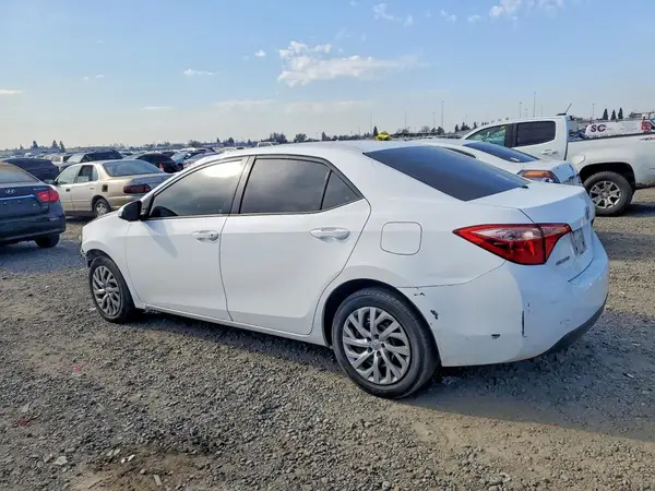 2T1BURHE7HC806825 2017 TOYOTA COROLLA - Image 2
