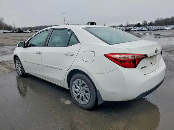 2T1BURHE7HC811328 2017 TOYOTA COROLLA - Image 2