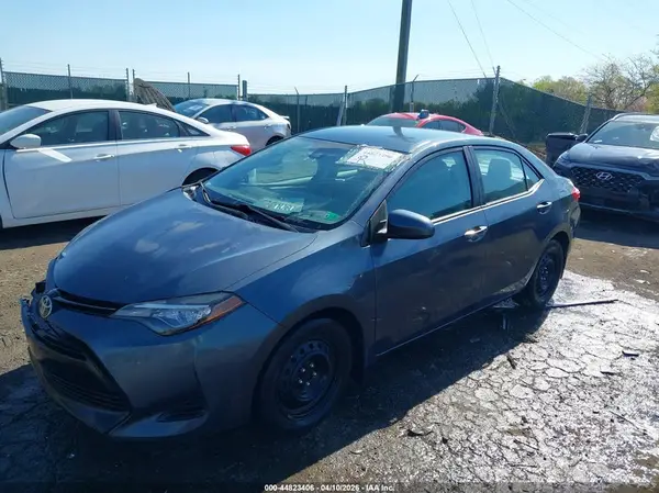 2T1BURHE7HC842305 2017 TOYOTA COROLLA - Image 2