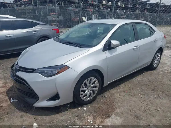 2T1BURHE7HC844829 2017 TOYOTA COROLLA - Image 2