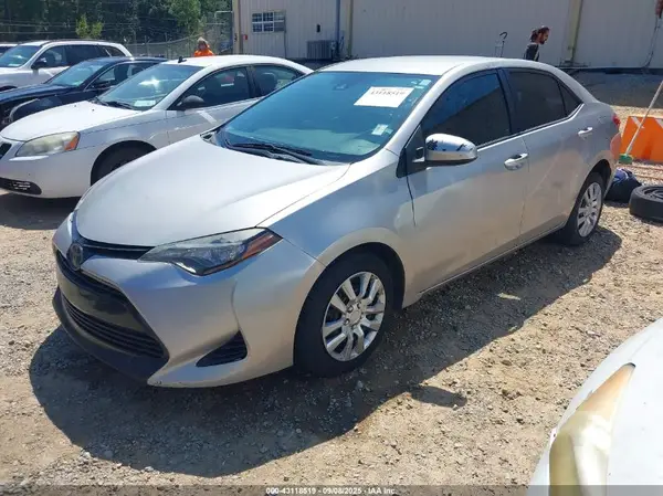 2T1BURHE7HC852395 2017 TOYOTA COROLLA - Image 2