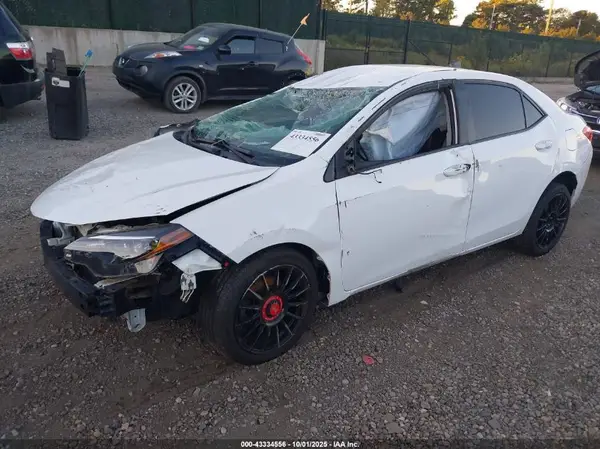 2T1BURHE7HC875224 2017 TOYOTA COROLLA - Image 2