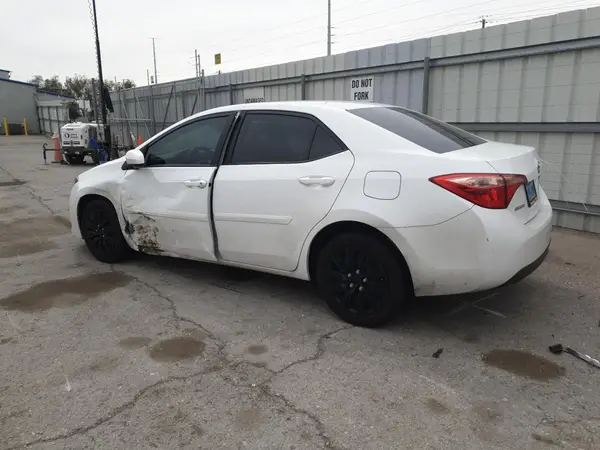 2T1BURHE7HC938984 2017 TOYOTA COROLLA - Image 2