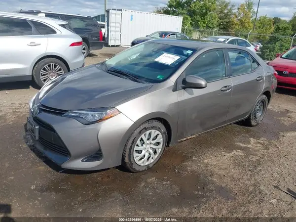 2T1BURHE7HC943277 2017 TOYOTA COROLLA - Image 2
