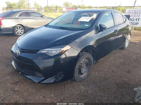 2T1BURHE7HC952349 2017 TOYOTA COROLLA - Image 2