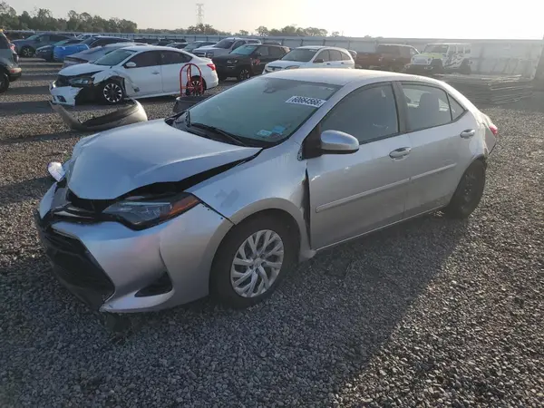 2T1BURHE7JC002062 2018 TOYOTA COROLLA - Image 1