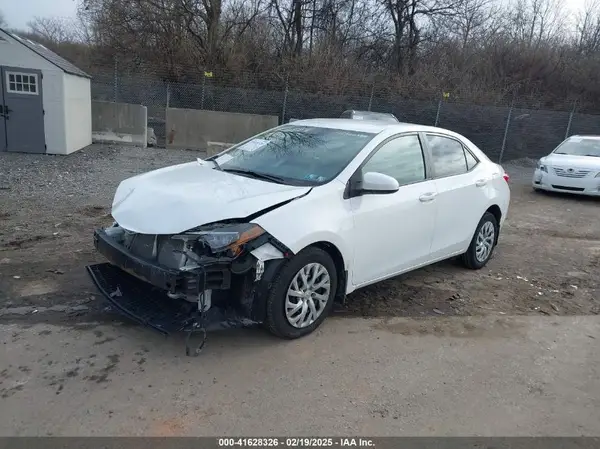 2T1BURHE7JC003664 2018 TOYOTA COROLLA - Image 2